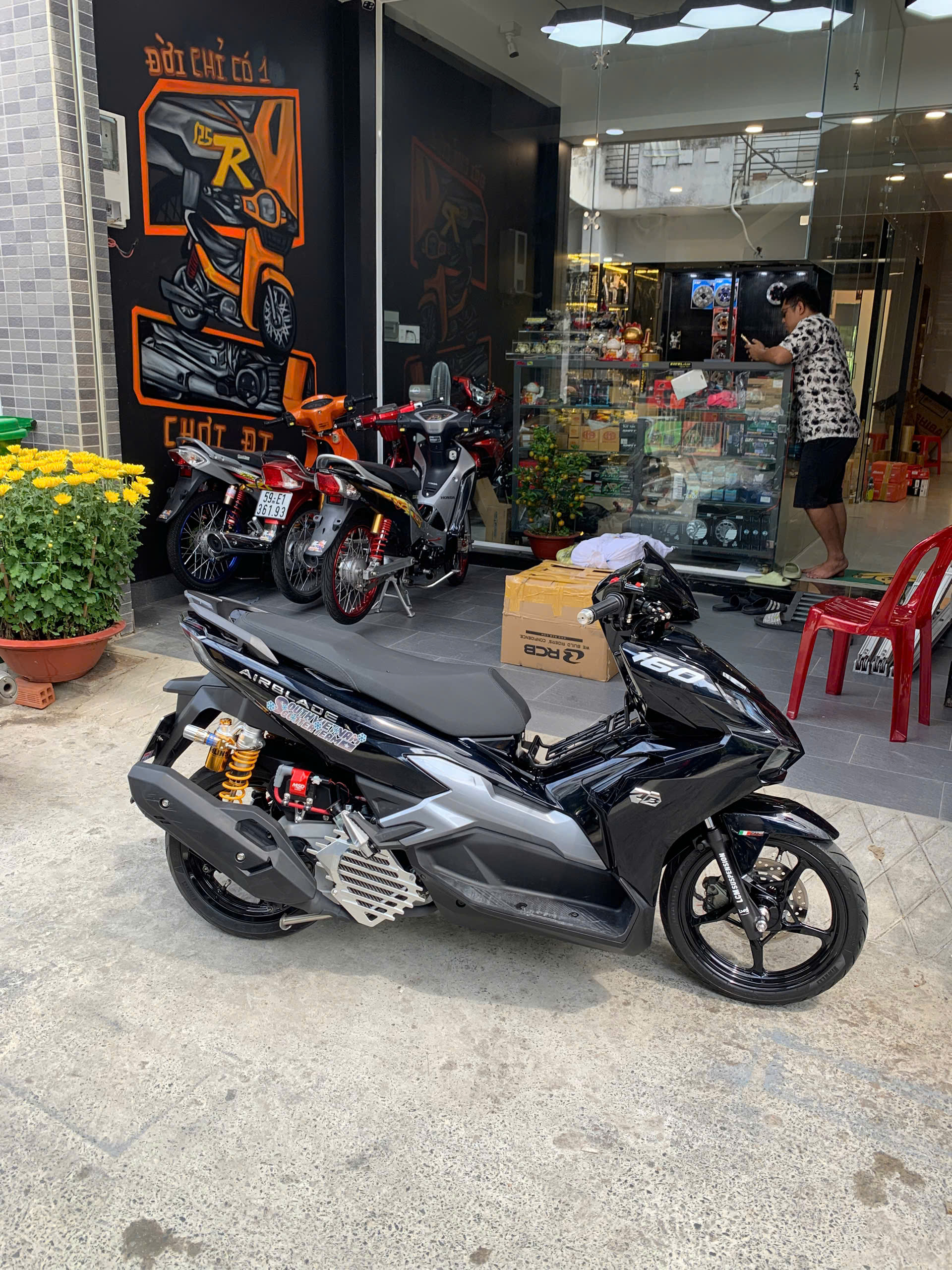 Hình xe bên trái 1