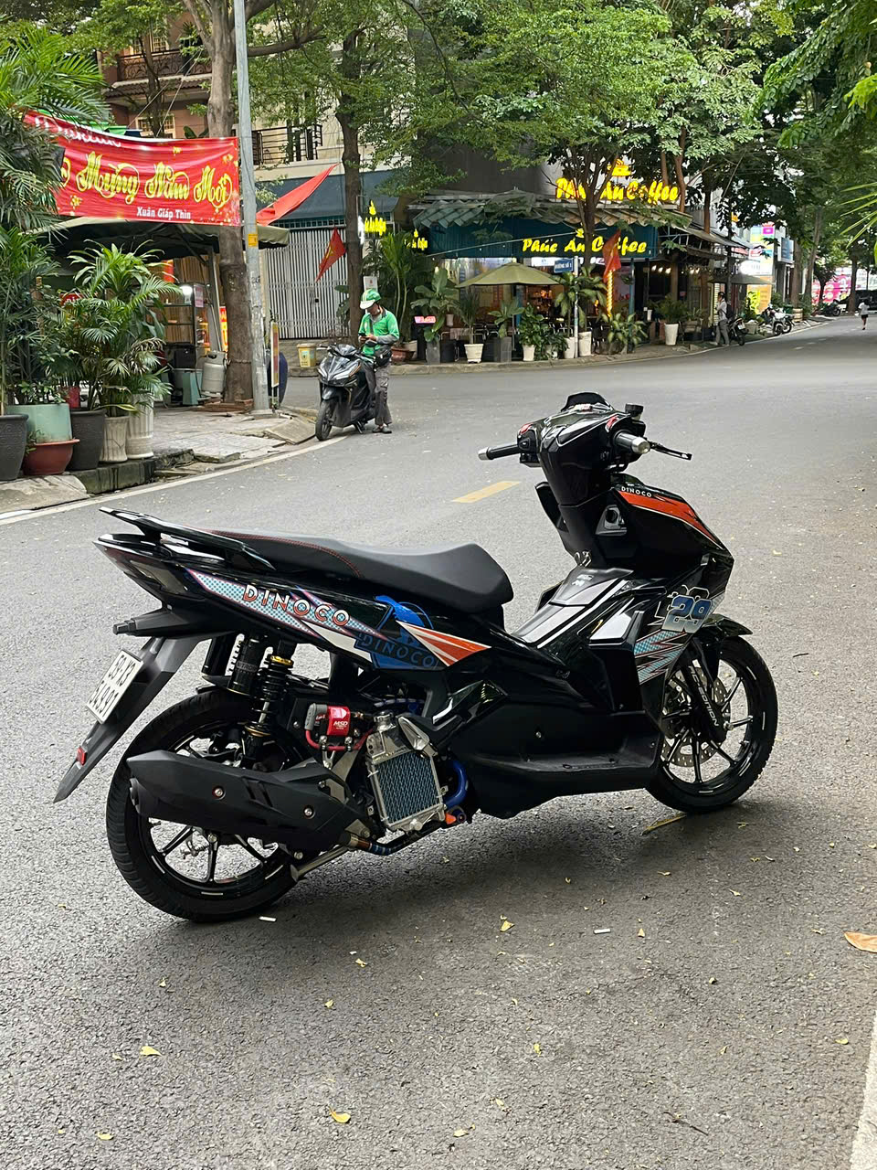 Hình xe bên phải 1