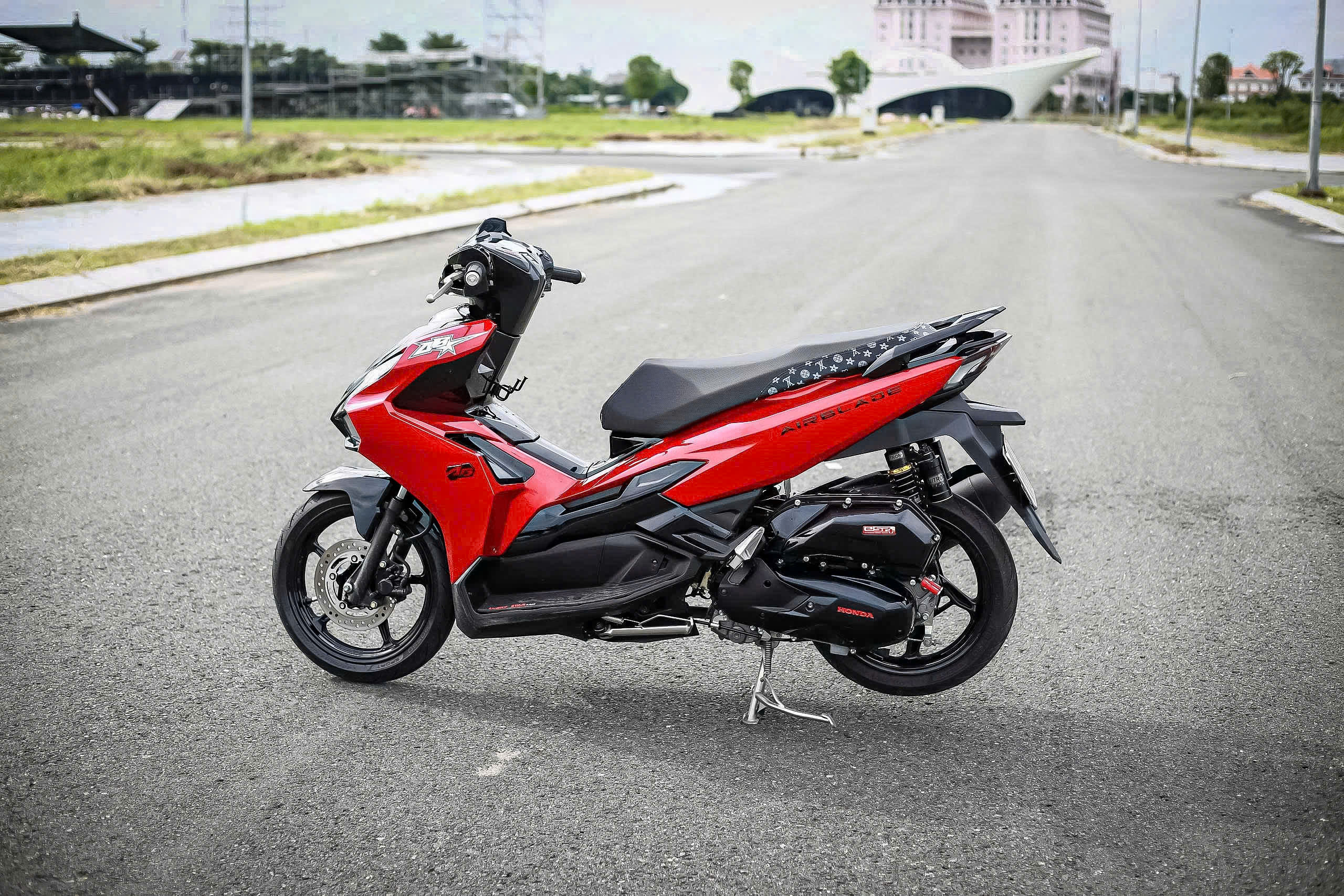 Hình xe bên phải 2